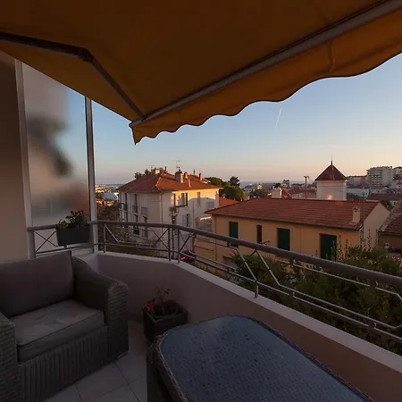 Stunning Views From Lovely One Bedroom In Only A Short Walk From The Palais 479 Apartamento *