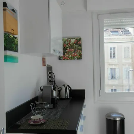 Stunning Views From Lovely One Bedroom In Only A Short Walk From The Palais 479 Apartamento Cannes