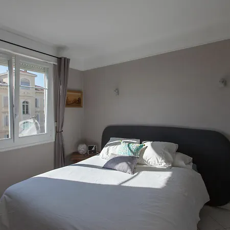Stunning Views From Lovely One Bedroom In Only A Short Walk From The Palais 479 Apartamento